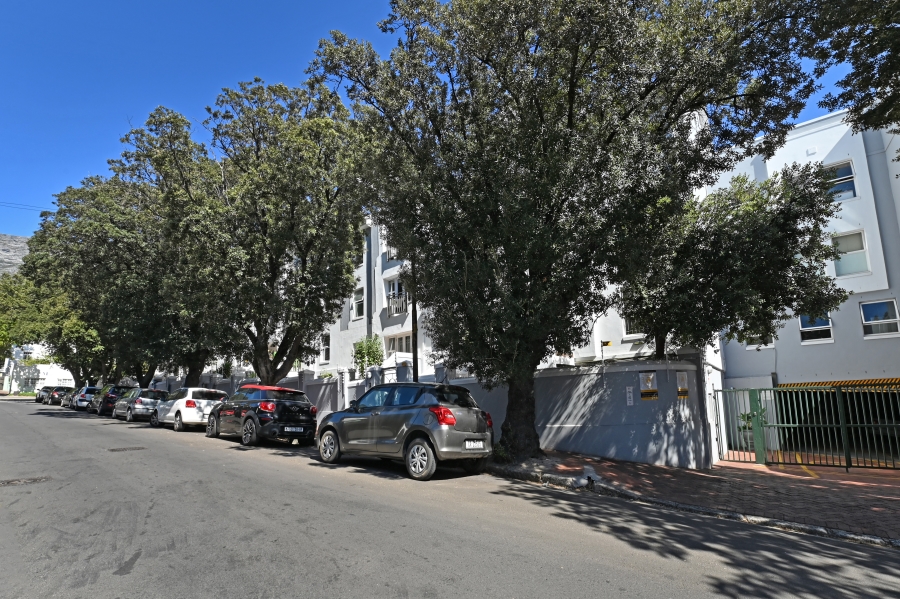 1 Bedroom Property for Sale in Oranjezicht Western Cape